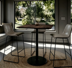 Table de bar carrée de 36 pouces avec plateau et base en fonte.